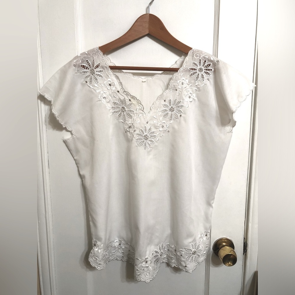 Embodied Women’s Top, Mexican, Large, White.